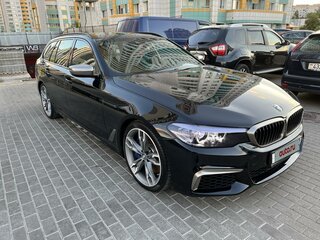 2019 BMW 5 серии M550d xDrive VII (G30/G31/G38), чёрный, 3700000 рублей, вид 1