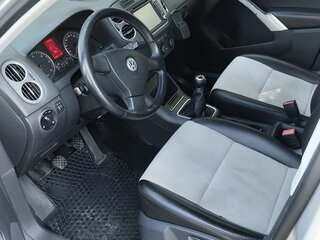 2008 Volkswagen Tiguan I, серебристый, 950000 рублей, вид 4