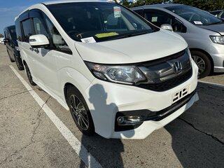 2017 Honda Stepwgn Spada V Рестайлинг, белый, 2140000 рублей, вид 3