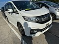 2017 Honda Stepwgn Spada V Рестайлинг, белый, 2140000 рублей - вид 2