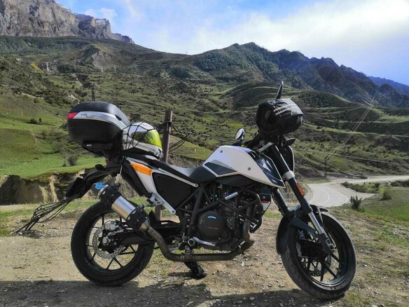 2016 KTM 690 Duke, белый, 500000 рублей - вид 1
