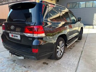 2016 Toyota Land Cruiser 200 Series Рестайлинг 2, чёрный, 8500000 рублей, вид 3
