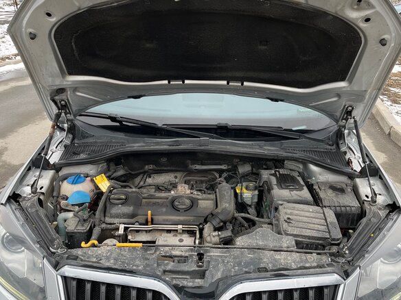 2014 Skoda Yeti I Рестайлинг, серебристый, 950000 рублей - вид 16