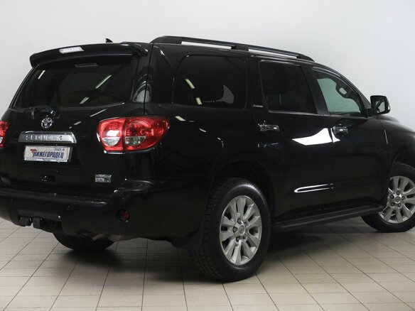 2013 Toyota Sequoia II, чёрный - вид 2