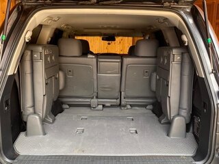 2010 Toyota Land Cruiser 200 Series, серый, 3200000 рублей, вид 5