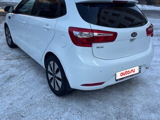 2014 Kia Rio 6-speed III, белый, 1250000 рублей, вид 3