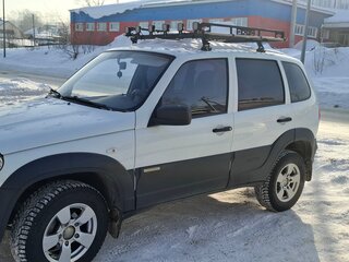 2015 Chevrolet Niva I Рестайлинг, белый, 850000 рублей, вид 2