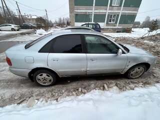 1997 Audi A4 I (B5), белый, 250000 рублей, вид 2