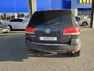 2006 Volkswagen Touareg I, чёрный, 960000 рублей, вид 5