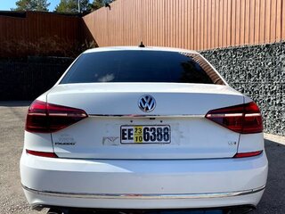 2017 Volkswagen Passat (North America and China) I Рестайлинг, белый, 2000000 рублей, вид 5