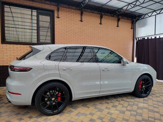 2020 Porsche Cayenne III, серый, 7850000 рублей, вид 4