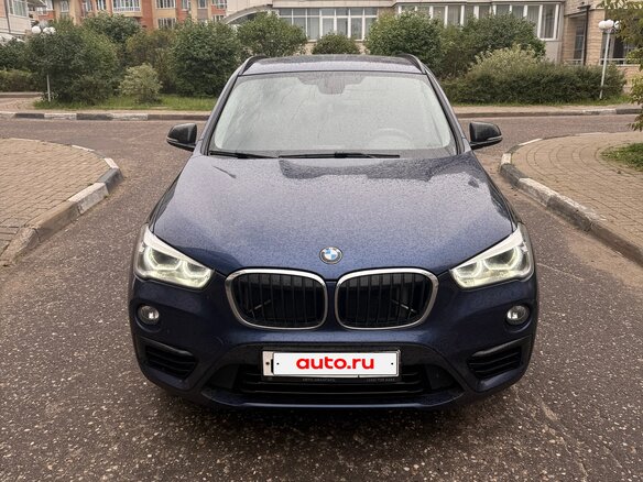 2017 BMW X1 20i xDrive II (F48), синий, 2550000 рублей - вид 1