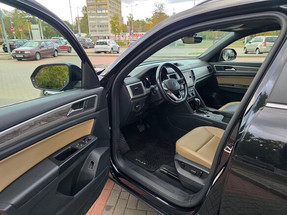 2019 Volkswagen Atlas Cross Sport I, чёрный, 3250000 рублей - вид 14