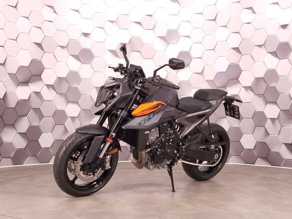 2024 KTM 990 Duke, чёрный, 1285000 рублей - вид 1
