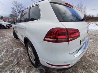 2014 Volkswagen Touareg II, белый, 1705000 рублей, вид 4