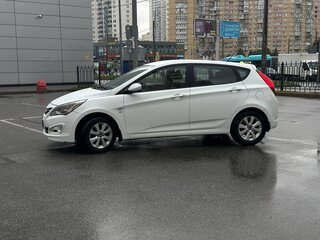 2015 Hyundai Solaris I Рестайлинг, белый, 1200000 рублей, вид 4