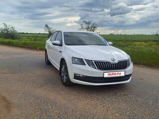 2020 Skoda Octavia III (A7) Рестайлинг, белый, 1950000 рублей, вид 3