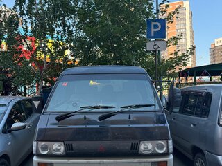 1996 Mitsubishi Delica III, синий, 520000 рублей, вид 1