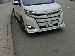2019 Toyota Noah III (R80) Рестайлинг, белый, 2000050 рублей, вид 5