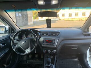 2016 Kia Rio III Рестайлинг, белый, 620000 рублей, вид 5