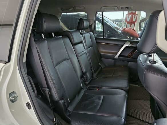 2010 Toyota Land Cruiser Prado 150 Series, белый - вид 22