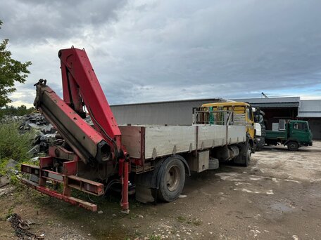 1993 Mercedes-Benz 1824, жёлтый, 2750000 рублей, вид 3