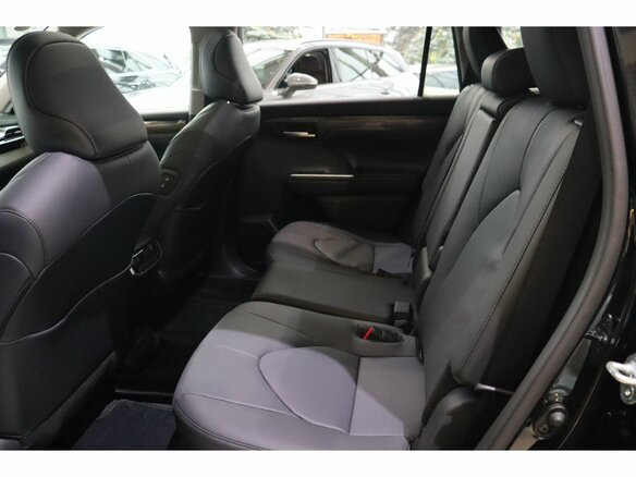 2026 Toyota Highlander IV (XU70), чёрный - вид 9
