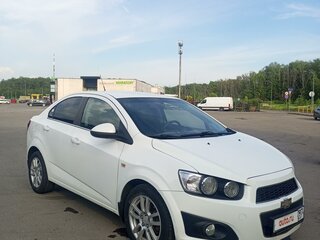 2015 Chevrolet Aveo II, белый, 1000000 рублей, вид 1