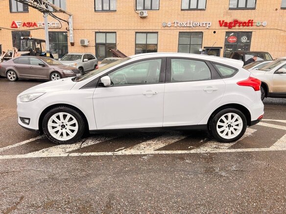 2017 Ford Focus III Рестайлинг, белый, 699000 рублей - вид 4