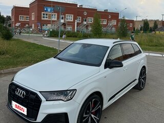 2020 Audi Q7 60 TFSI e II (4M) Рестайлинг, белый, 6100000 рублей, вид 4
