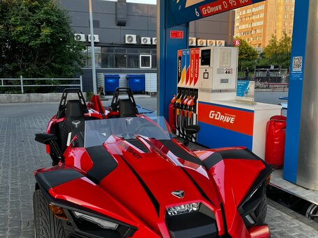 2021 Polaris Slingshot, красный, 4500000 рублей, вид 1