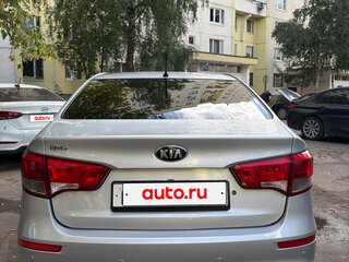 2015 Kia Rio III Рестайлинг, серый, 1100000 рублей, вид 5