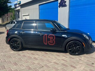 2021 Mini Hatch Cooper S III (F55/F56) Рестайлинг, чёрный, 3100000 рублей, вид 3