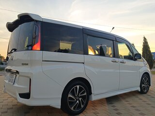2017 Honda Stepwgn Spada V, белый, 1890000 рублей, вид 5