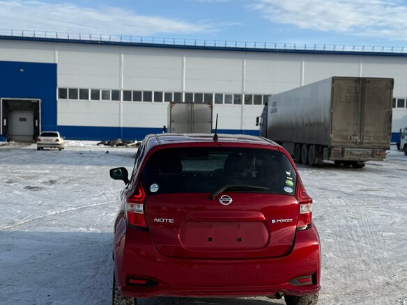 2017 Nissan Note e-Power II Рестайлинг, красный, 1150000 рублей - вид 10