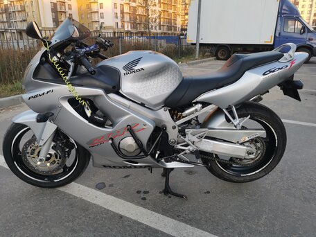2003 Honda CBR 600F, серебристый, 400000 рублей, вид 1