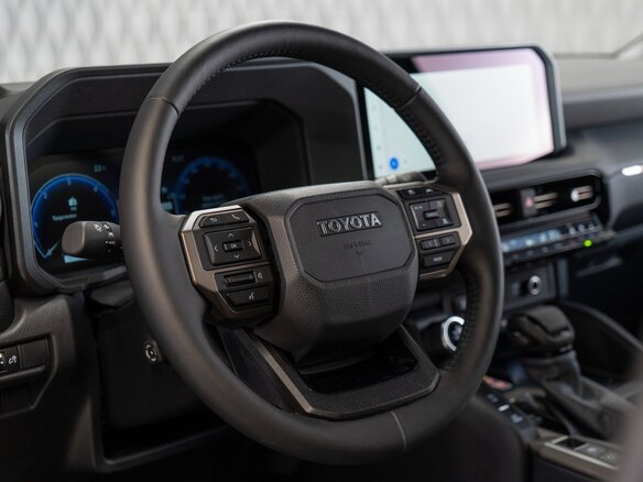 2026 Toyota Land Cruiser Prado 250 Series, чёрный - вид 20