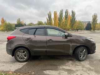 2014 Hyundai ix35 I Рестайлинг, коричневый, 950000 рублей, вид 4