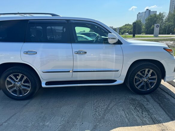 2014 Lexus LX 570 III Рестайлинг, белый, 6200000 рублей - вид 6