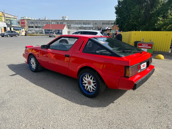 1988 Mitsubishi Starion, красный, 990000 рублей - вид 12