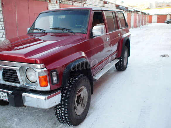 1993 Nissan Patrol IV (Y60), красный