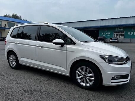 2022 Volkswagen Touran L II, белый, 2350000 рублей, вид 3