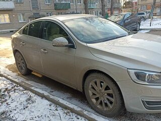 2017 Volvo S60 II Рестайлинг, золотистый, 650000 рублей, вид 3
