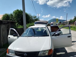 2002 Nissan AD II, белый, 350000 рублей, вид 1