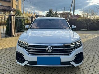 2019 Volkswagen Touareg III, белый, 5000000 рублей, вид 2