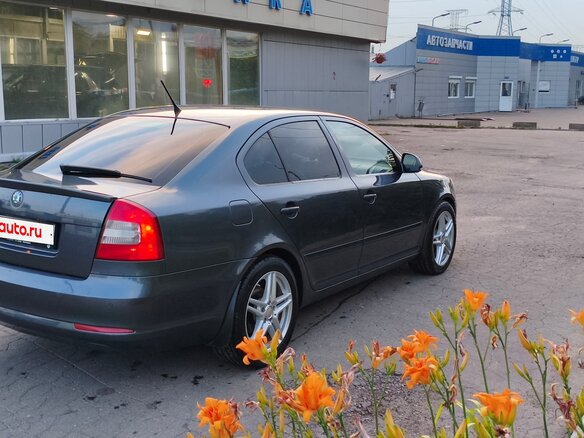 2011 Skoda Octavia DSG7 II (A5) Рестайлинг, серый, 870000 рублей - вид 9