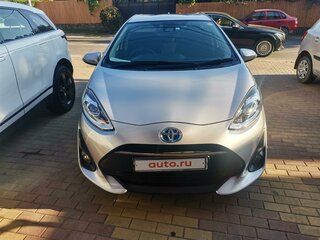 2018 Toyota Aqua I Рестайлинг 2, серебристый, 1200000 рублей, вид 1