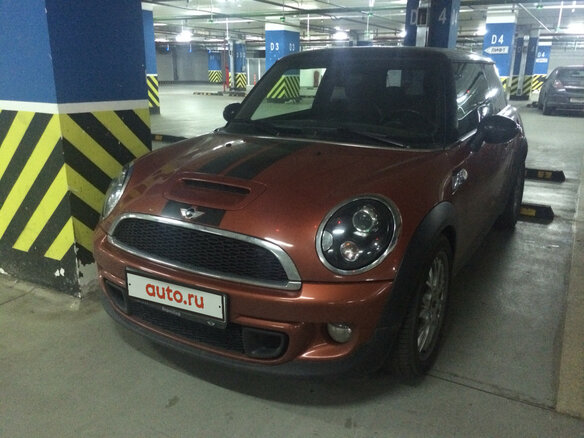 2011 Mini Hatch Cooper S II (R56) Рестайлинг, оранжевый - вид 1