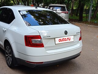 2019 Skoda Octavia III (A7) Рестайлинг, белый, 1400000 рублей, вид 3