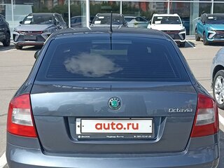 2011 Skoda Octavia II (A5) Рестайлинг, серый, 800000 рублей, вид 3